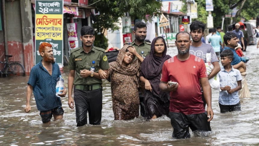 Monsoon Foods Kill 15 People