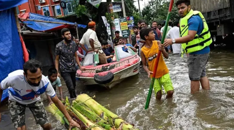 Monsoon Foods Kill 15 People