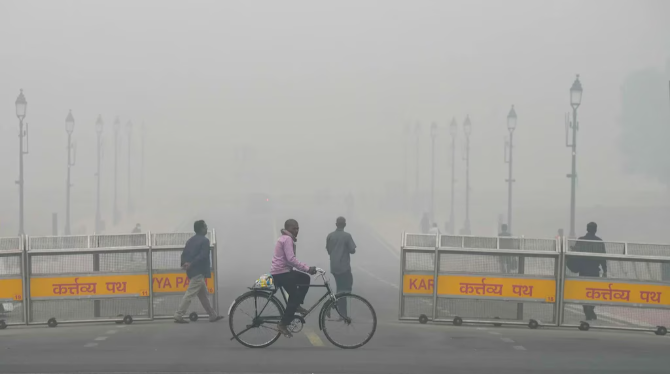 Dense Fog Blankets Delhi