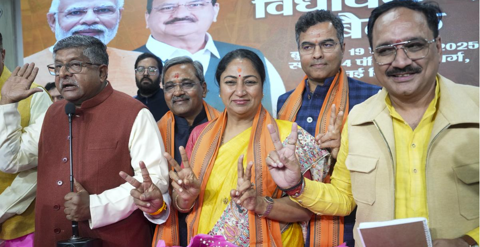 Delhi CM Oath-Taking Ceremony LIVE