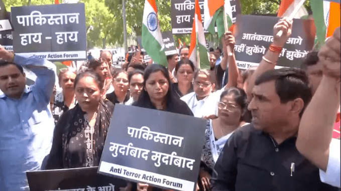 Erupt Outside Pakistan High Commission